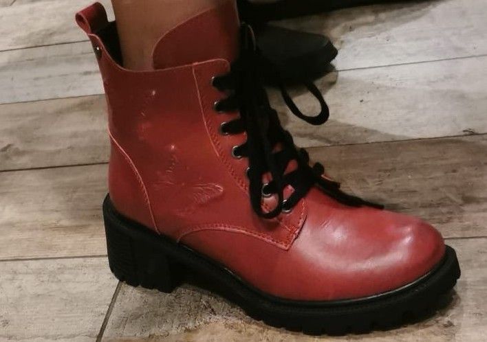 Leather ankle boots Filippo DBT7133/25 RD red