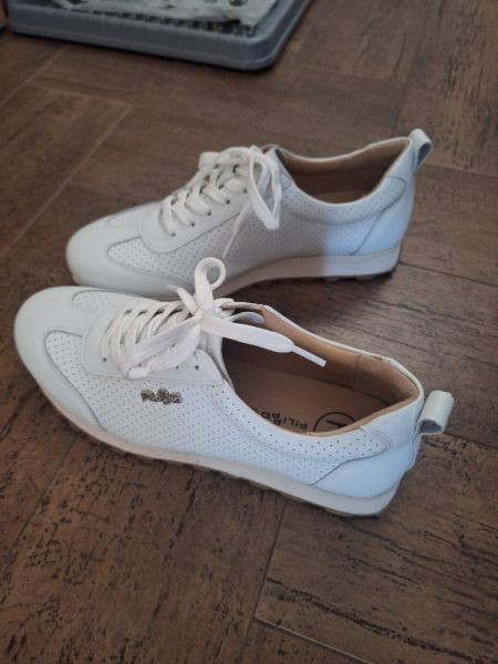 Skórzane sneakersy Filippo DP7557/26 WH białe