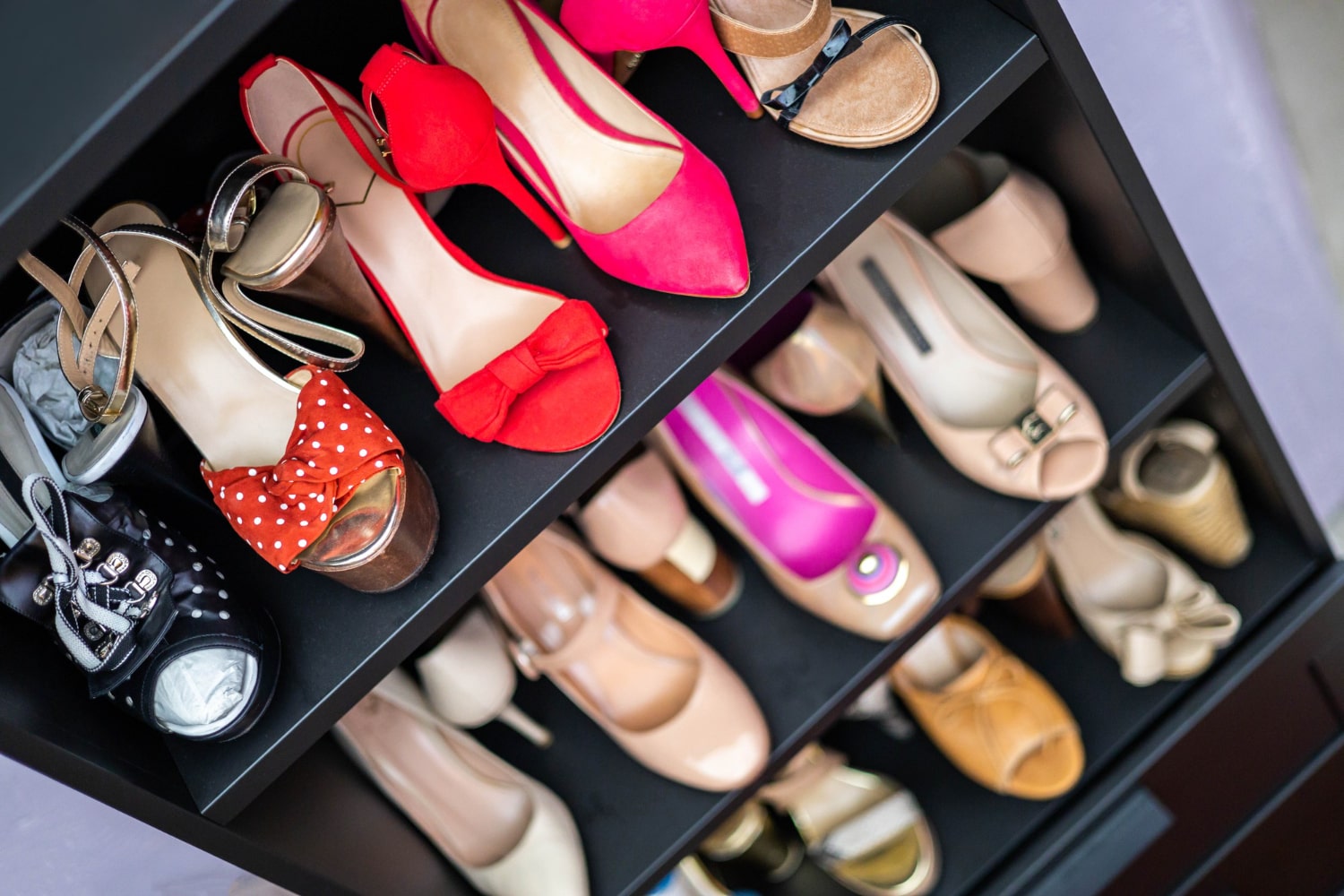 Przechowywanie butów w szafce