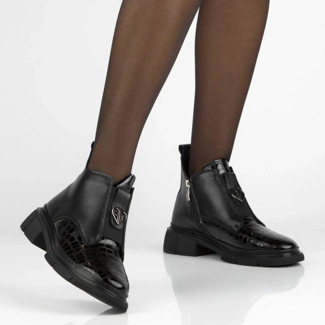 Leather ankle boots Filippo DBT7430/25 BK black