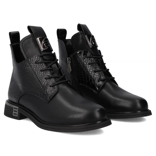 Leather ankle boots Filippo DBT7246/25 BK black