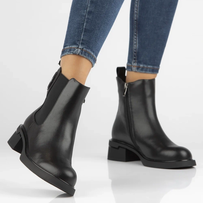 Leather ankle boots Filippo DBT6554/24 BK black