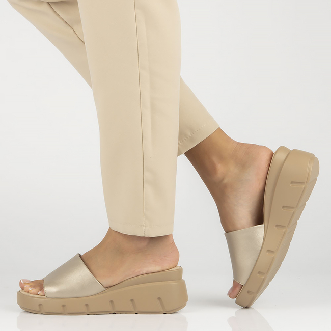 Leather flip-flops Filippo DK4454/23 GO gold