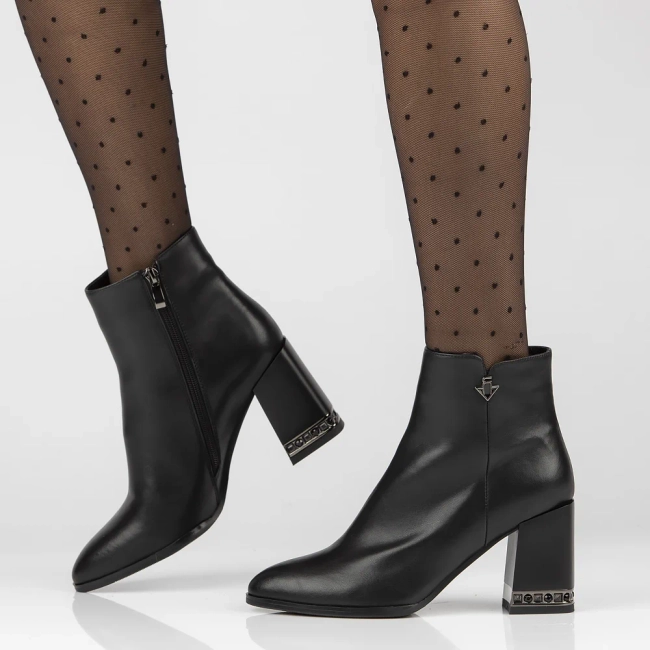 Leather ankle boots Filippo DBT6001/23 BK black