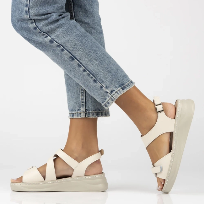 Leather sandals Filippo DS7043/25 BE beige