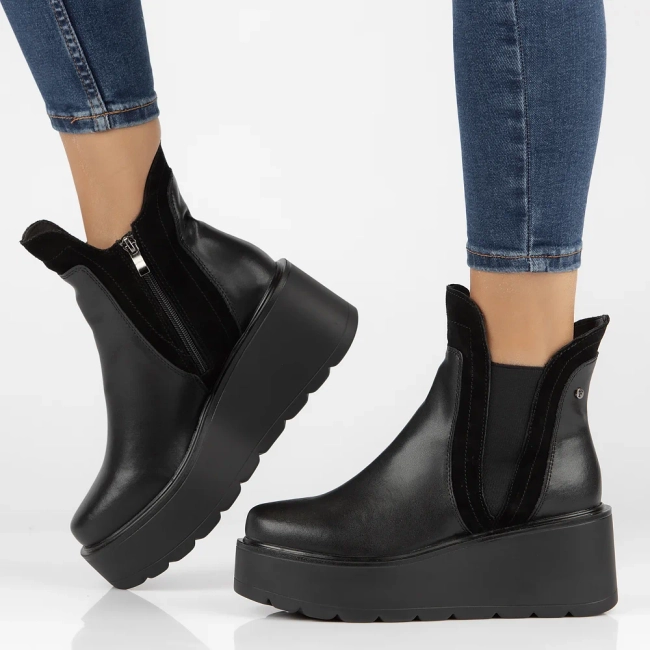 Leather ankle boots Filippo DBT4745/23 BK black