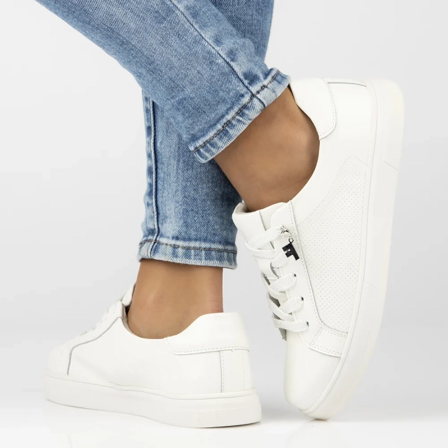 Leather shoes Filippo DP6808/25 WH white