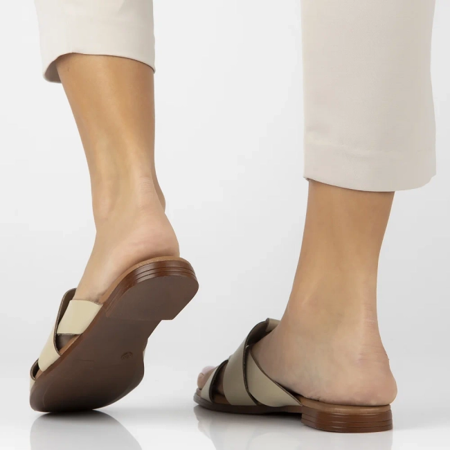 Leather flip-flops Filippo 40387 beige