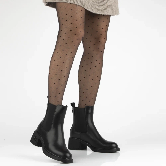 Leather ankle boots Filippo DBT7198/25 BK black