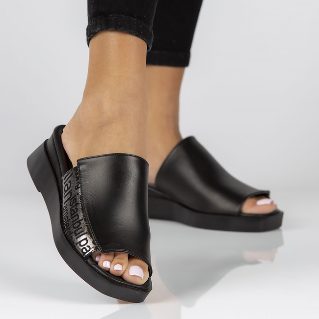 Leather flip-flops Filippo DK3921/22 BK black