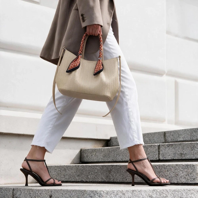 Beige handbag Halsey