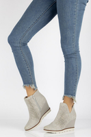 Botki na koturnie Filippo DBT2069/21 BE beżowe