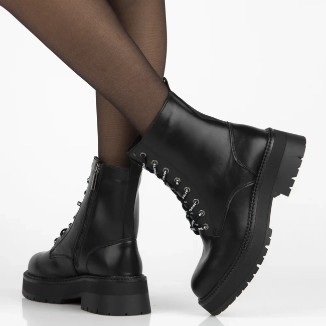 Leather ankle boots Filippo DBT7255/25 BK black