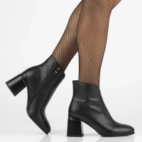 Leather ankle boots Filippo DBT6548/24 BK black