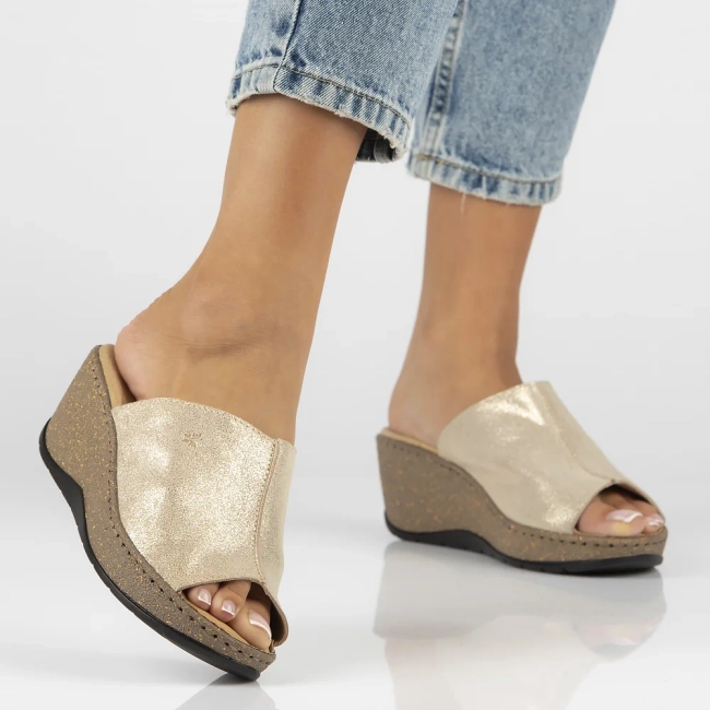 Skórzane klapki Filippo DK6251/24 GO złote