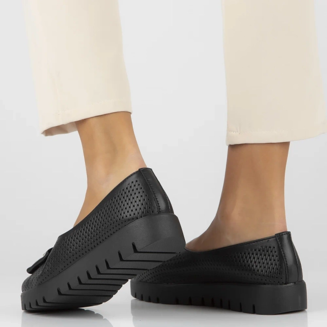 Skórzane półbuty na platformie Filippo DP6043/24 BK czarne