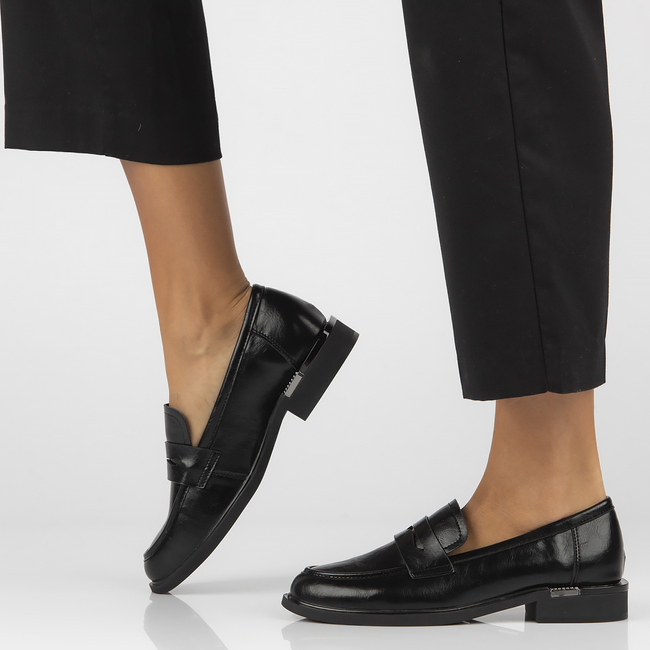 Skórzane lordsy Filippo DP7077/25 BK czarne