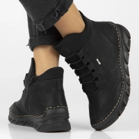 Botki na platformie Rieker 55069-00 czarne