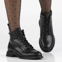 Leather ankle boots Filippo DBT6582/24 BK black