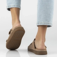 Skórzane klapki Filippo DK7802/26 BR brązowe