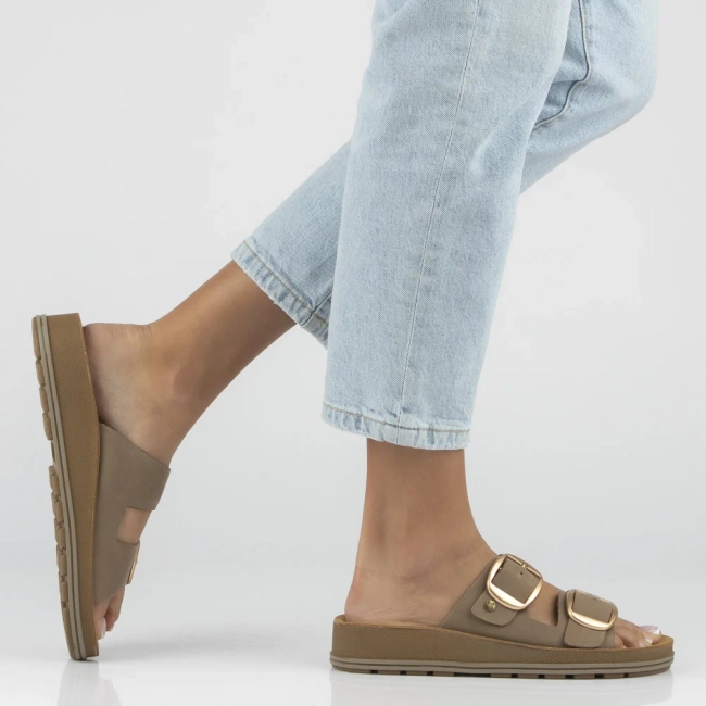 Leather flip-flops Maciejka P7537-04/00-5 beige