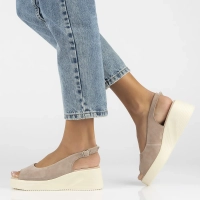 Skórzane sandały na koturnie Filippo DS6142/24 BE beżowe