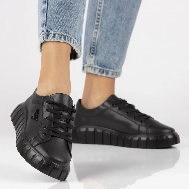 Leather sneakers Filippo DP4670/24 BK black