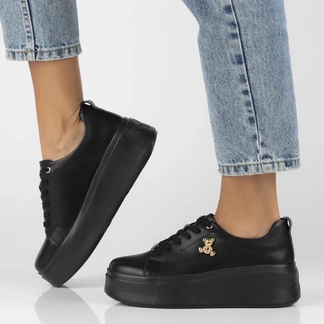 Leather sneakers Filippo DP6246/25 BK black