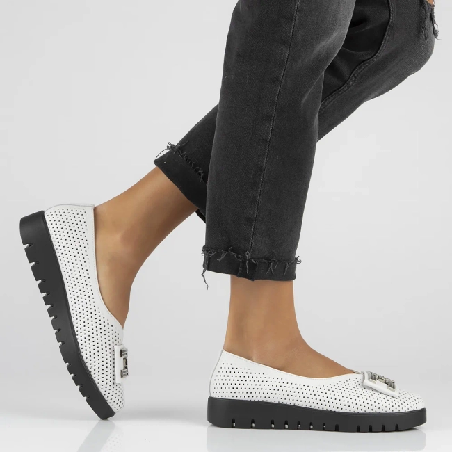 Leather shoes Filippo DP6043/24 WH white