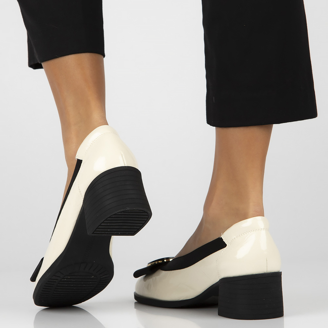 Skórzane czółenka Filippo DP6960/25 BE beżowe