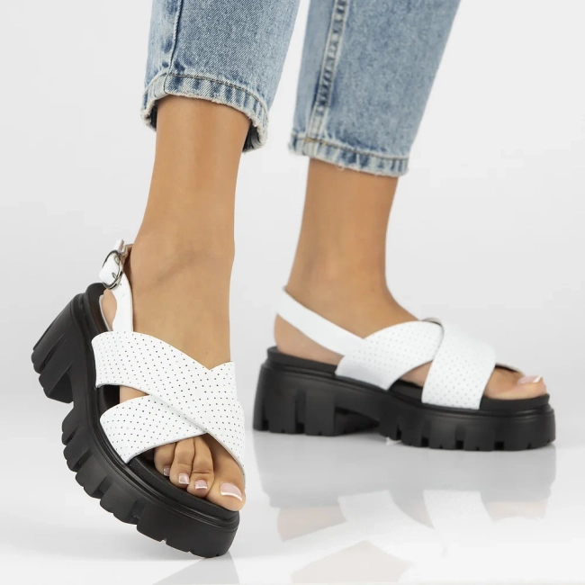 Leather sandals Filippo DS6059/24 WH white