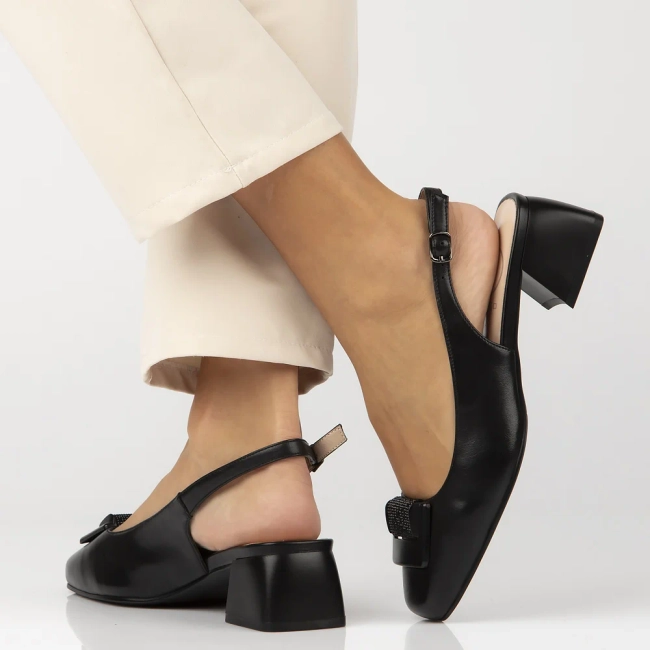 Leather pumps Filippo DP6945/25 BK black