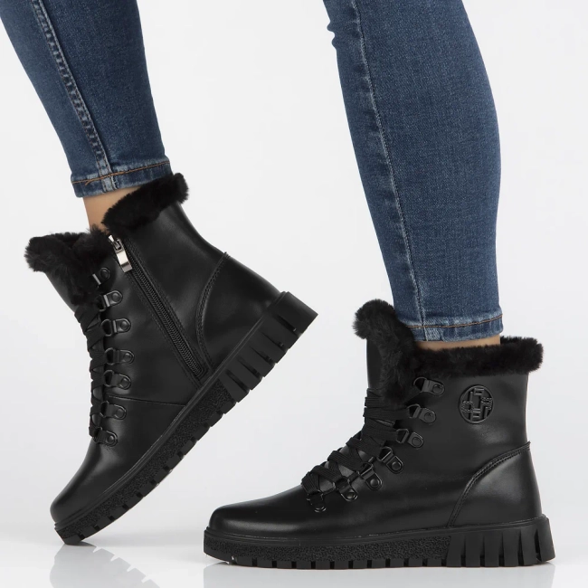 Leather ankle boots Filippo DBT6363/24 BK black