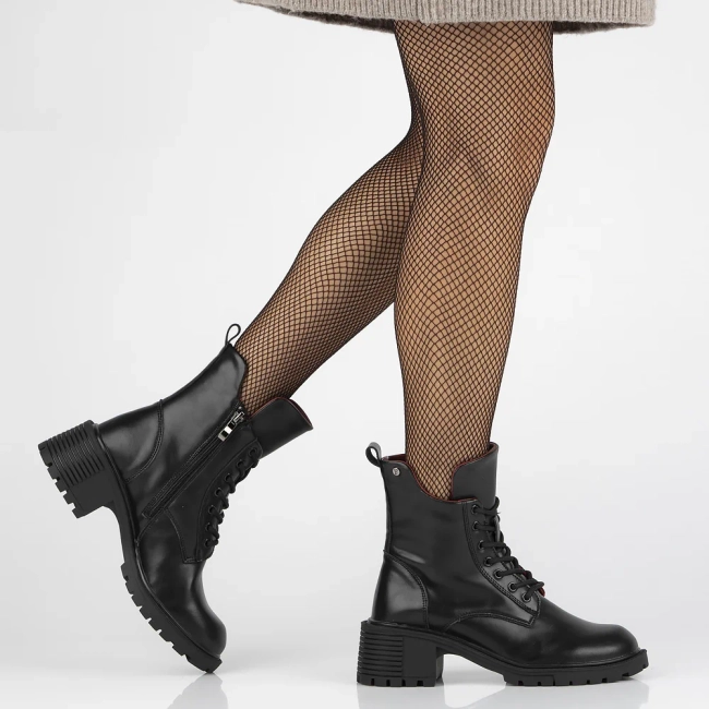 Leather ankle boots Filippo DBT6501/24 BK black