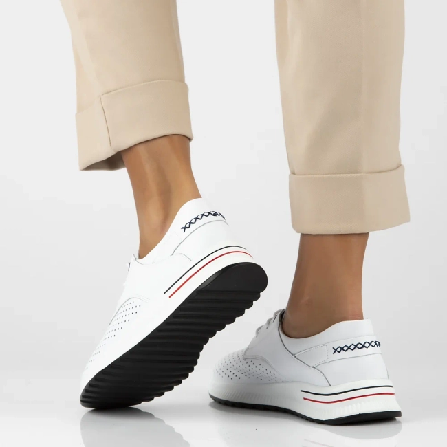 Skórzane półbuty na platformie Filippo DP6022/24 WH białe