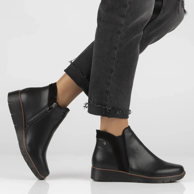Leather ankle boots Filippo DBT4781/23 BK black