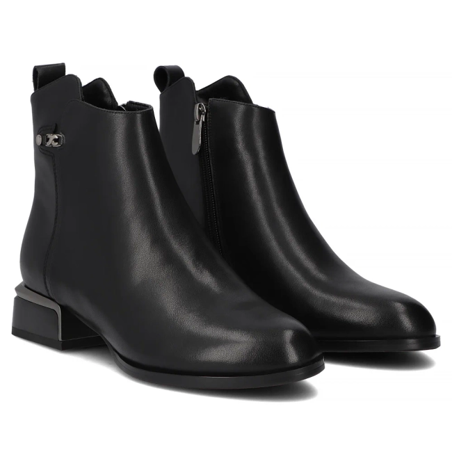Skórzane botki na obcasie Filippo DBT7382/25 BK czarne