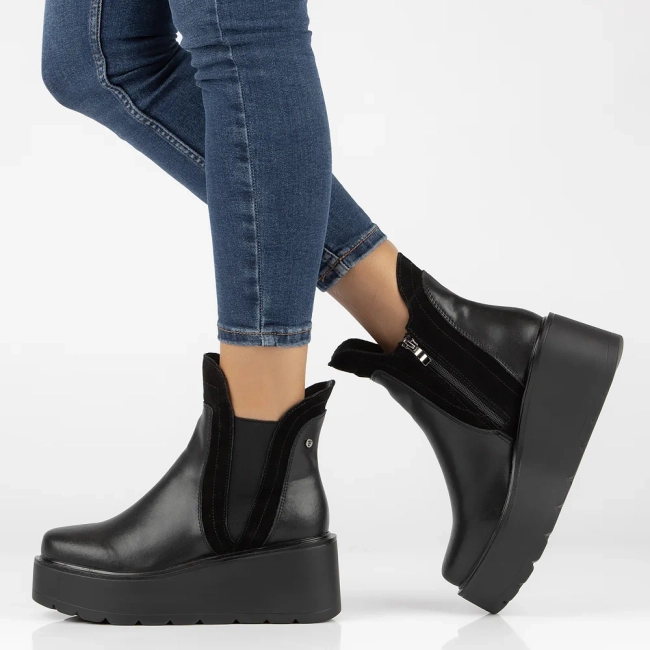 Leather ankle boots Filippo DBT4745/23 BK black