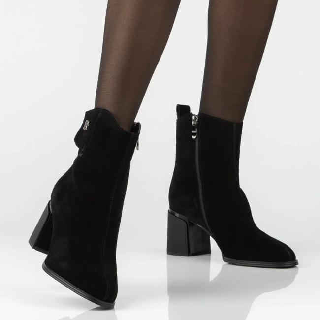 Leather heeled ankle boots Filippo DBT8147/26 BK black