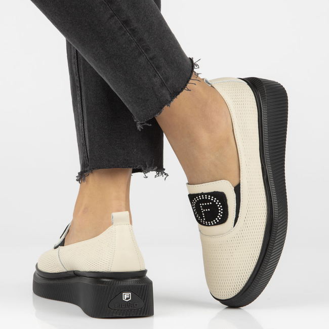 Skórzane półbuty na platformie Filippo DP4572/23 BE beżowe