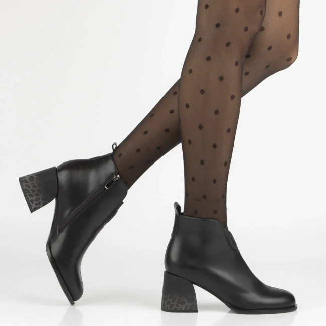 Leather ankle boots Filippo DBT7356/25 BK black