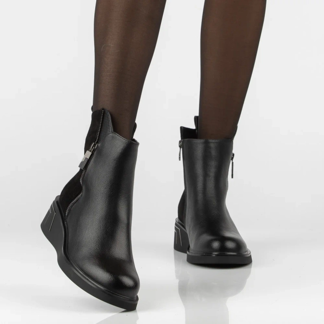 Leather wedge ankle boots Filippo DBT8040/26 BK black