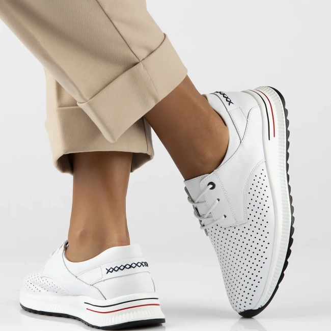 Leather shoes Filippo DP6022/25 WH white