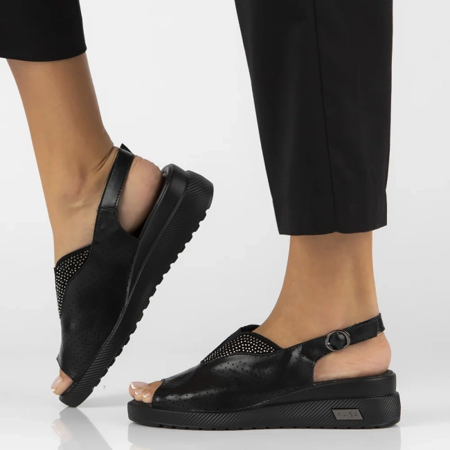 Skórzane sandały na platformie Filippo DS6145/24 BK czarne
