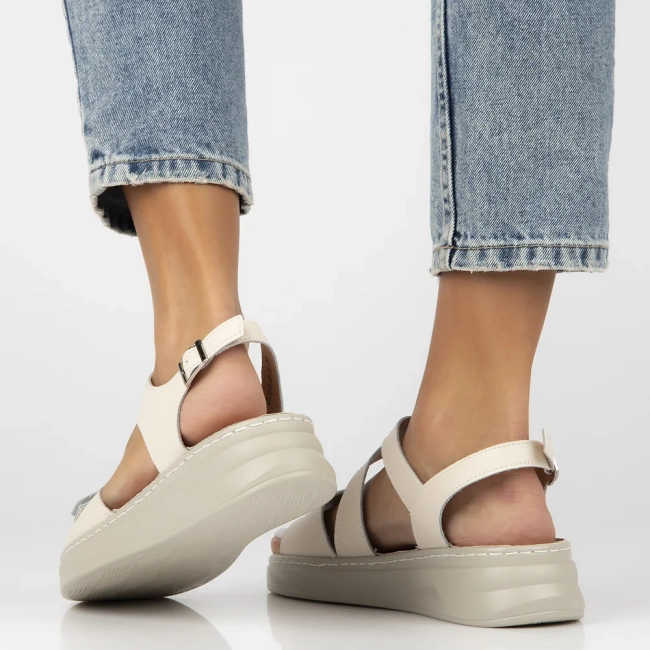 Leather sandals Filippo DS7043/25 BE beige