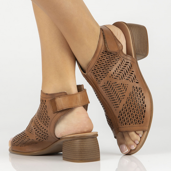 Leather sandals Remonte R8774-24 brown