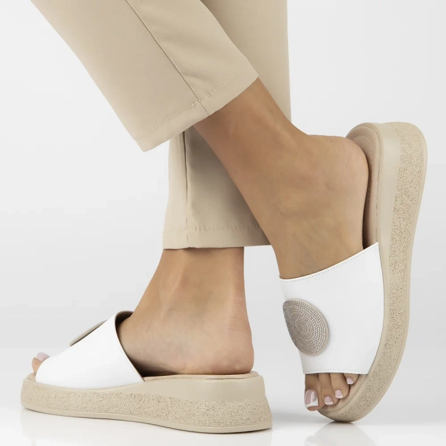 Leather flip-flops Filippo DK6987/25 WH white