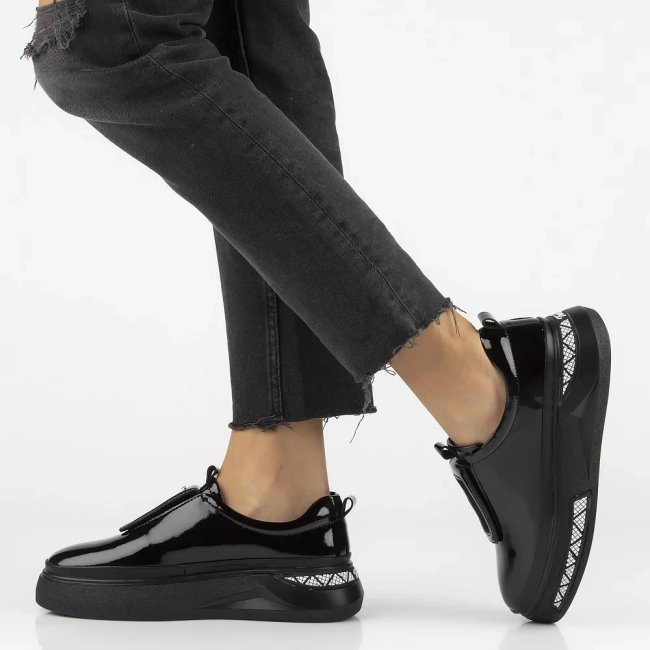 Skórzane półbuty na platformie Filippo DP7286/25 BK L czarne