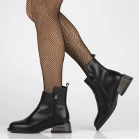 Leather ankle boots Filippo DBT6600/24 BK black