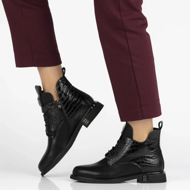 Leather ankle boots Filippo DBT7246/25 BK black